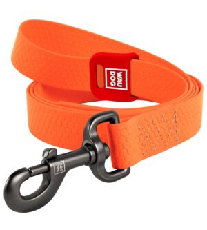 Vedenpitävä koiran talutin. Taluttimen pituus 305 cm.